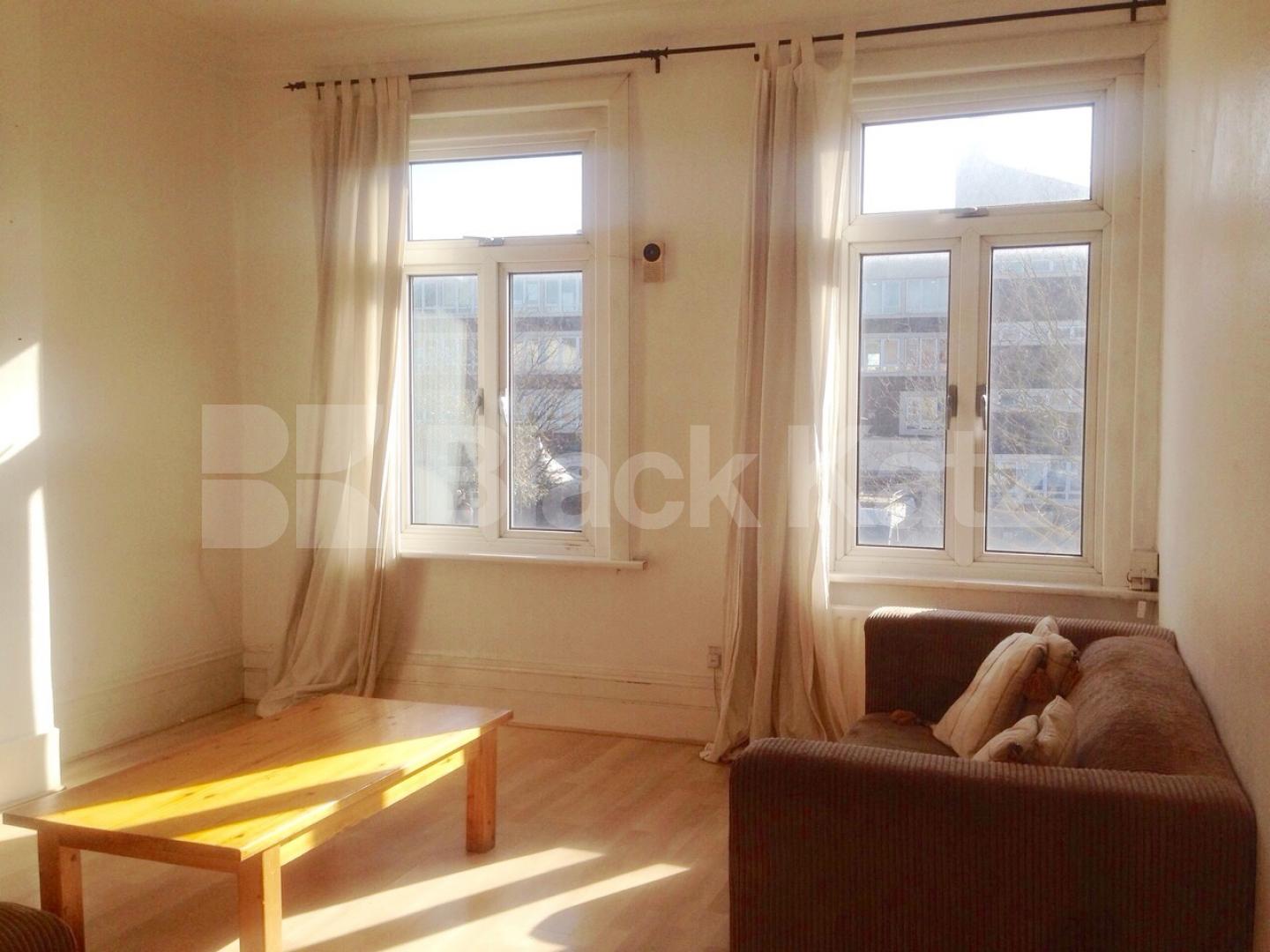 			LET , 4 Bedroom, 1 bath, 1 reception Apartment			 Battersea Park Road, Battersea